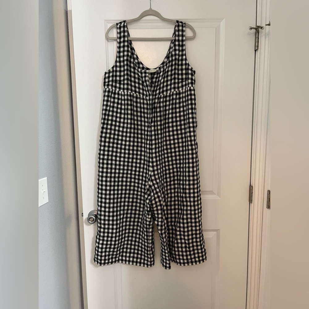 Beyond nine Savannah jumpsuit in black & white gingham!